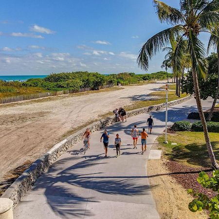 Deco Beachside Apt, W/2 Queen Beds, Washer/Dryer Miami Beach Exterior photo