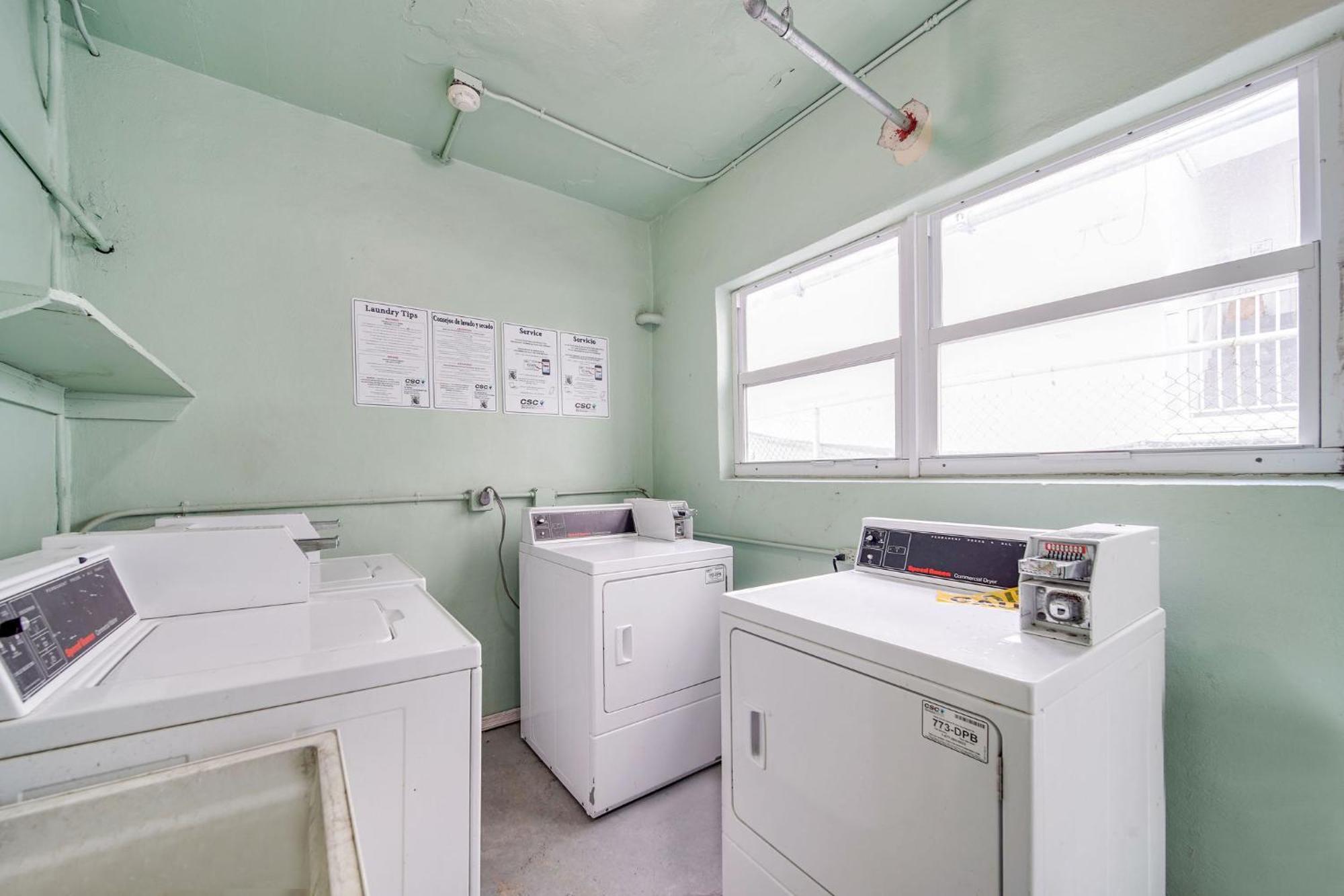 Deco Beachside Apt, W/2 Queen Beds, Washer/Dryer Miami Beach Exterior photo