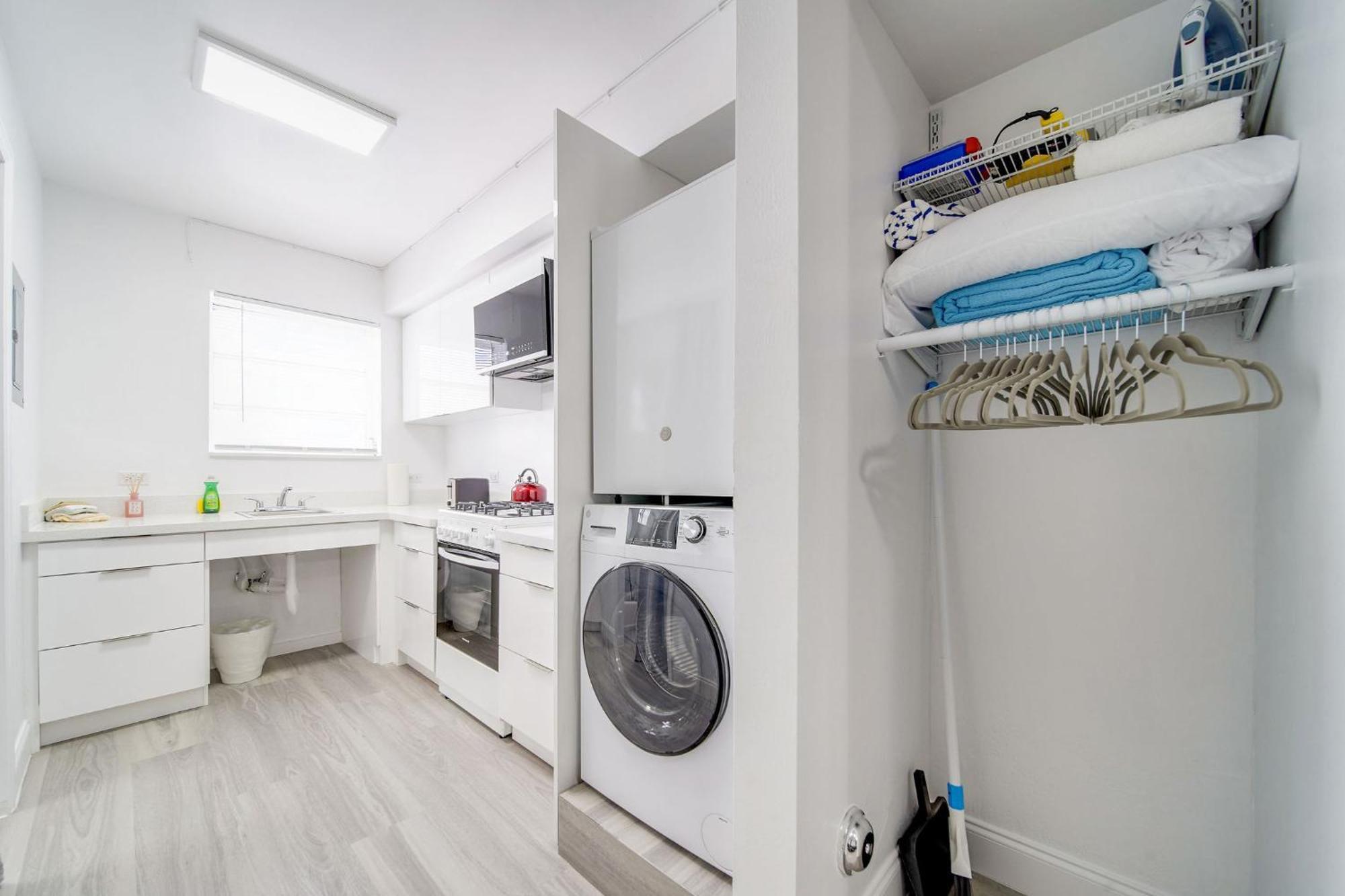 Deco Beachside Apt, W/2 Queen Beds, Washer/Dryer Miami Beach Exterior photo