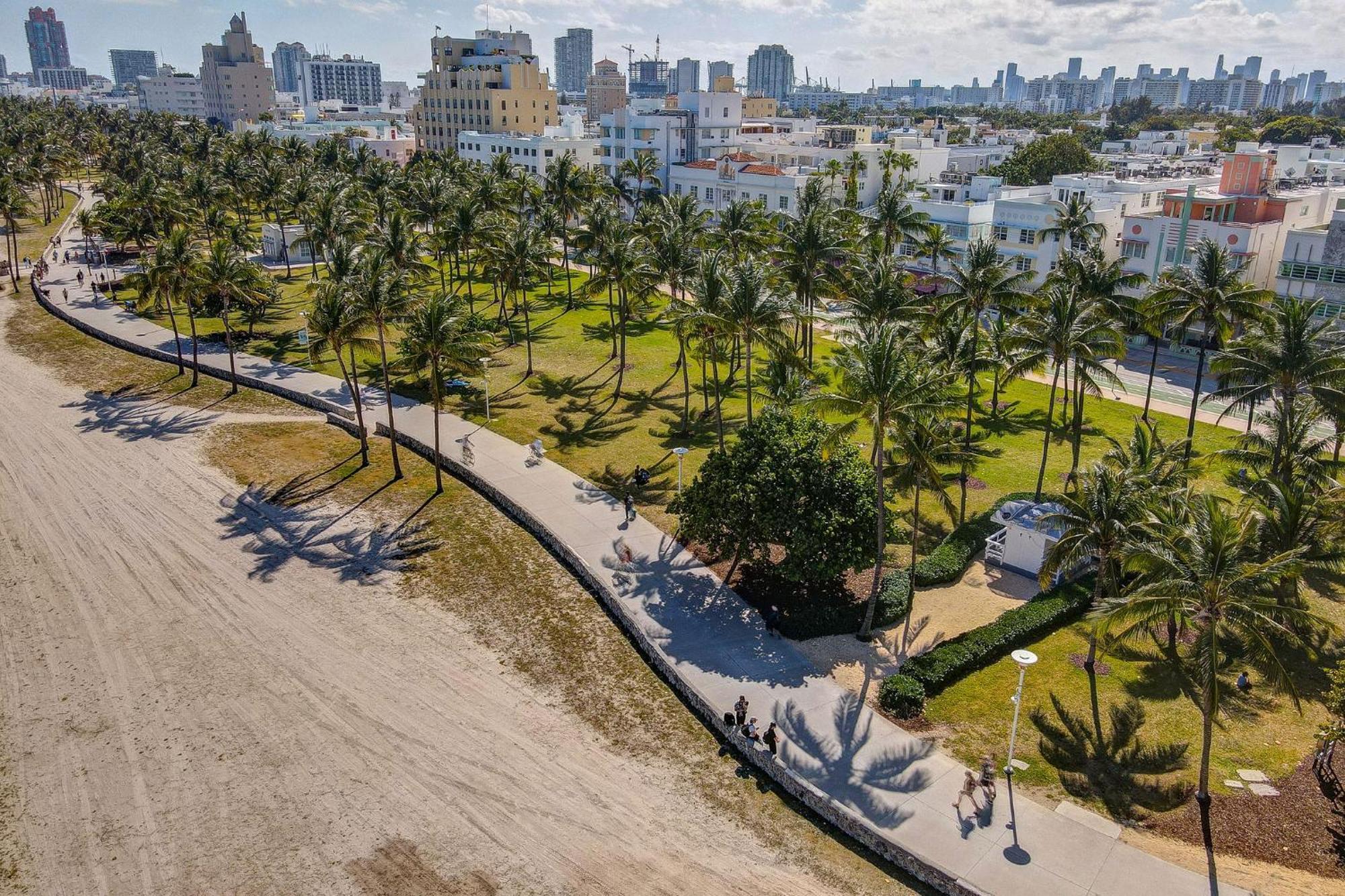 Deco Beachside Apt, W/2 Queen Beds, Washer/Dryer Miami Beach Exterior photo